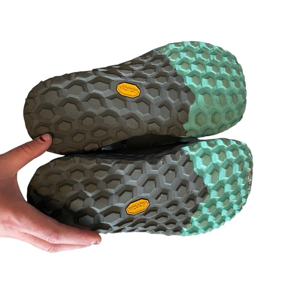 New Balance Grey Athletic Running Sneakers size 10 - Picture 4 of 5